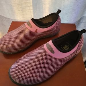 Muck Boot Co. Dusty Rose Waterproof Slip On size 9/9.5